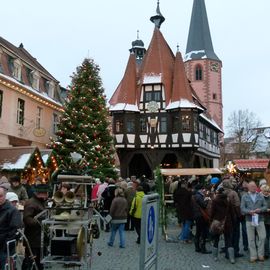 Leyhausen, Rathaus und der Weihnachtsmarkt.
links vom Rathaus das ist Leyhausen