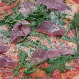 Pizza "San Marco" - könnte ein bisschen mehr Ruccola und Parmesan vertragen