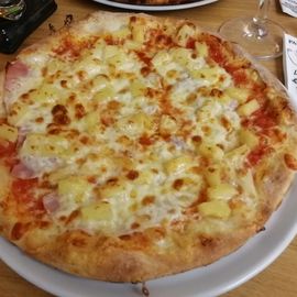 Unsere 28cm große Pizza hat 7.-€ gekostet