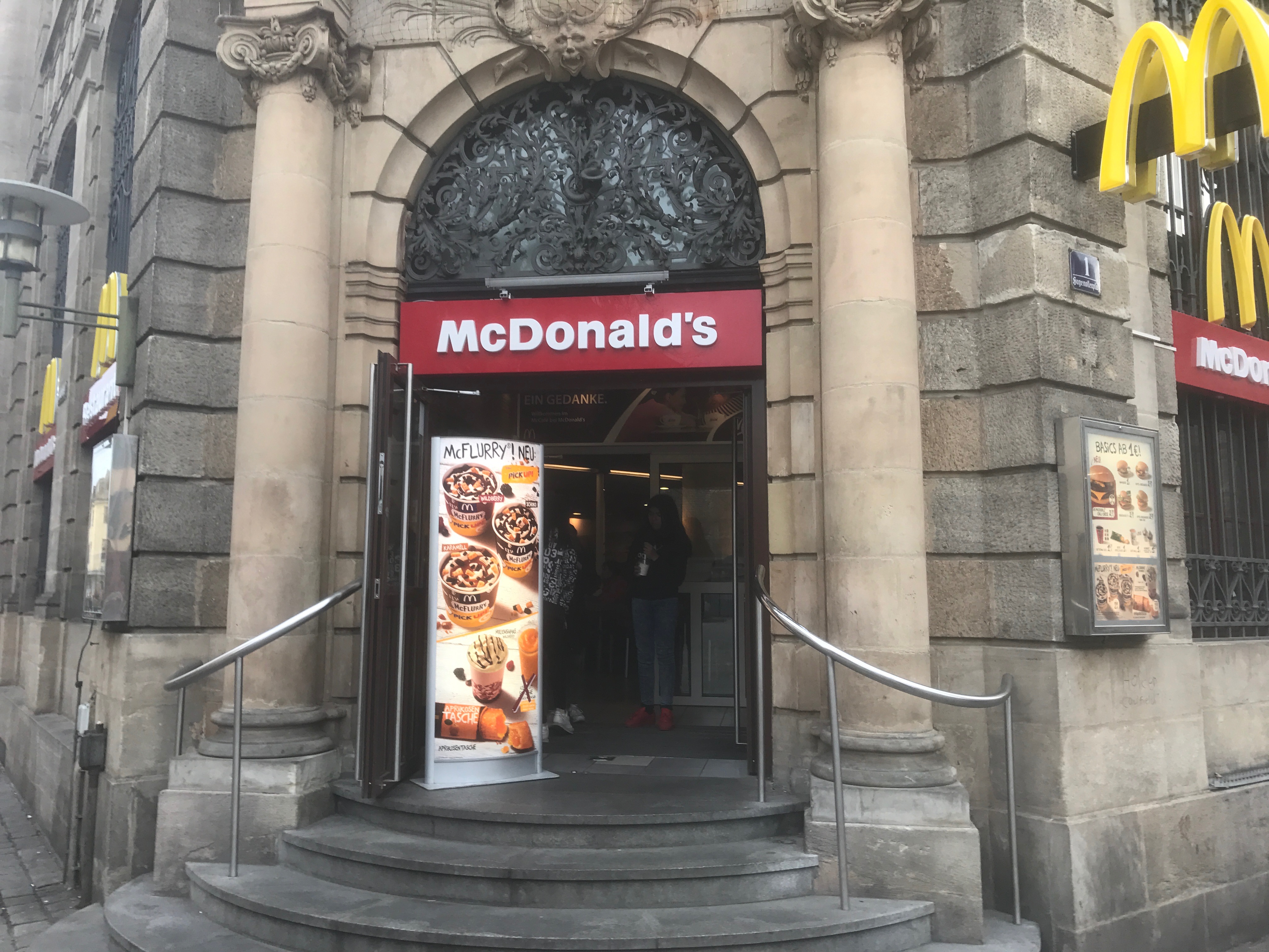 Bild 1 McDonald's Deutschland Inc. in Erlangen