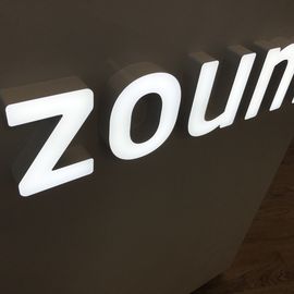 zoum - zentrum für orthopädisch  unfallchirurgische medizin  logo