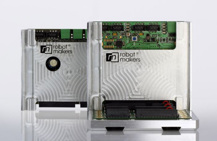 Modular Control System: Elektronikbausteine im kompakten Cube-Gehäuse