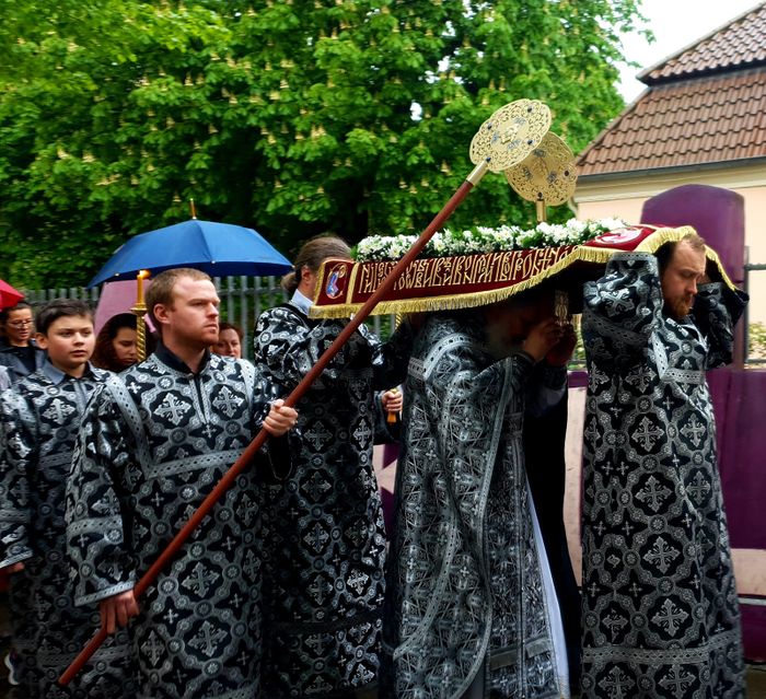 Russische Orthodoxe Kirche "Znamenie Kurskaya Korennaya-Ikone"