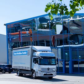Fuhrpark und Produktionshalle Blank Metallbau-Technik GmbH
