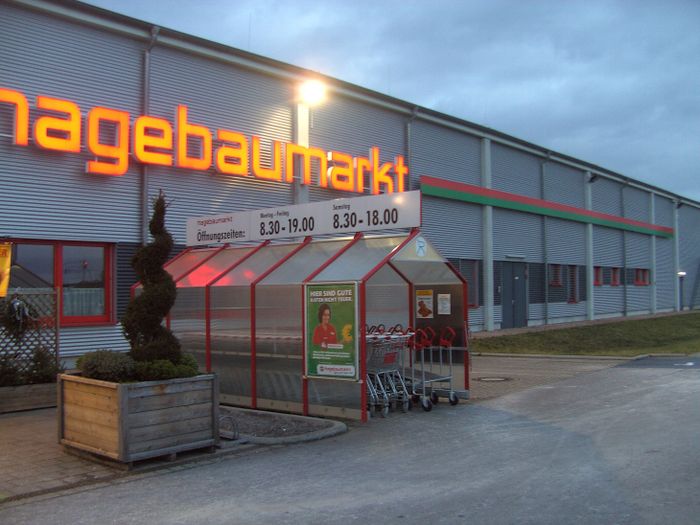 Gebäudekomplex mit Wagenbox