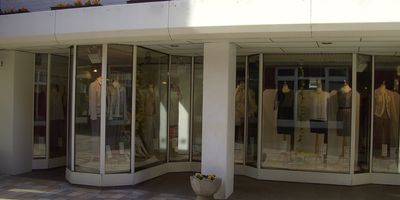 Niebuhr KG. Kaufhaus für Textilien in Meldorf