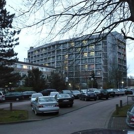 Luisenhospital mit Parkplatz