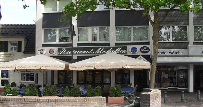 Restaurant Medaillon mit Aussenbereich