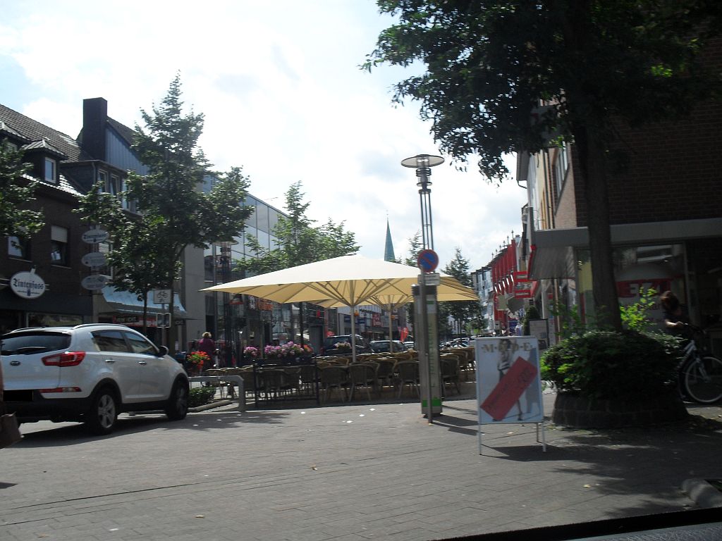 Innenstadt mit Eincafé Monego