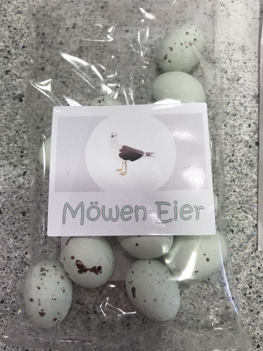 Für Herrn Pelikaan. (mit Marzipan gefüllt)