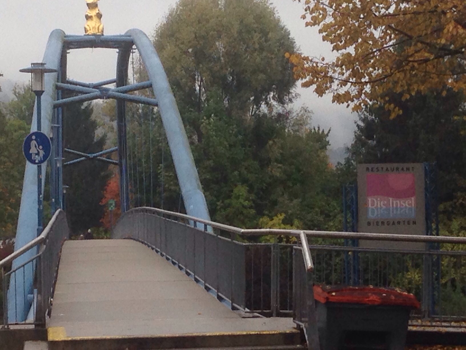 Über eine Brücke musst du gehen ;)