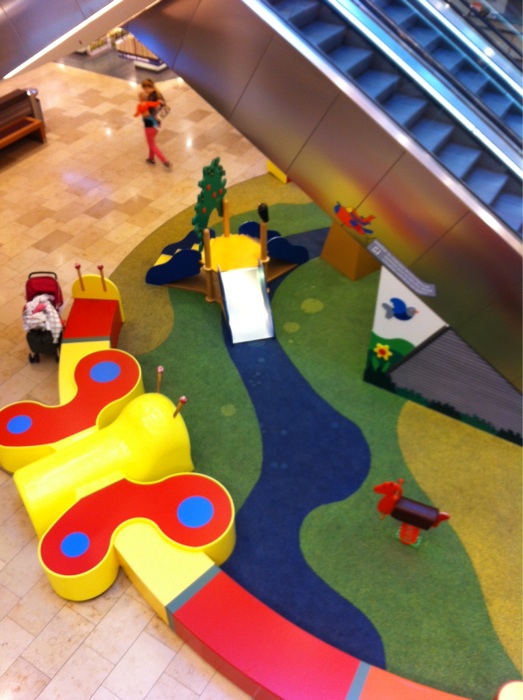 Kinderspielplatz im U-Geschoß