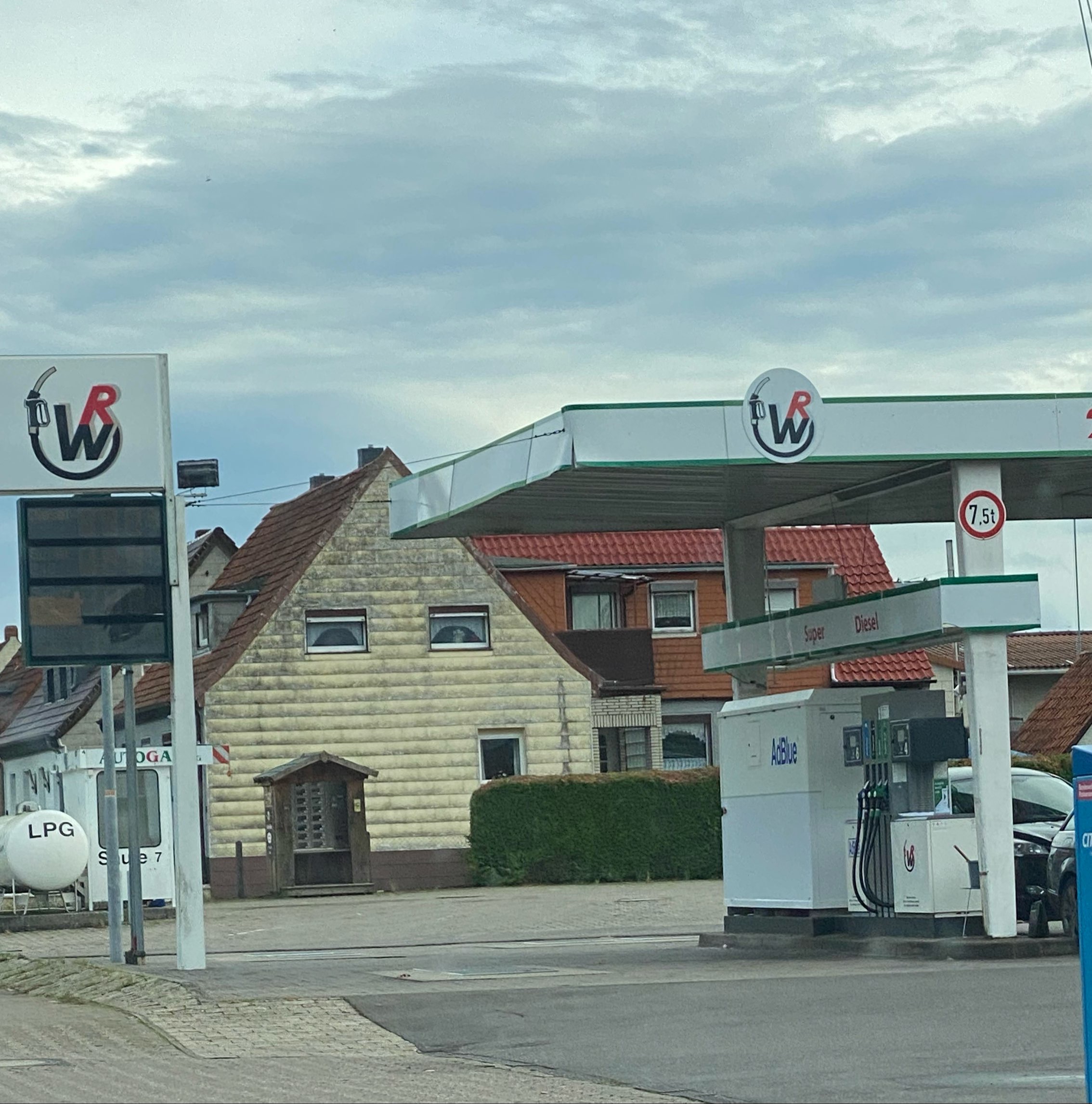 Bild 1 Wegener Heizöl Kiebitz Markt Tankstelle in Bad Münder am Deister