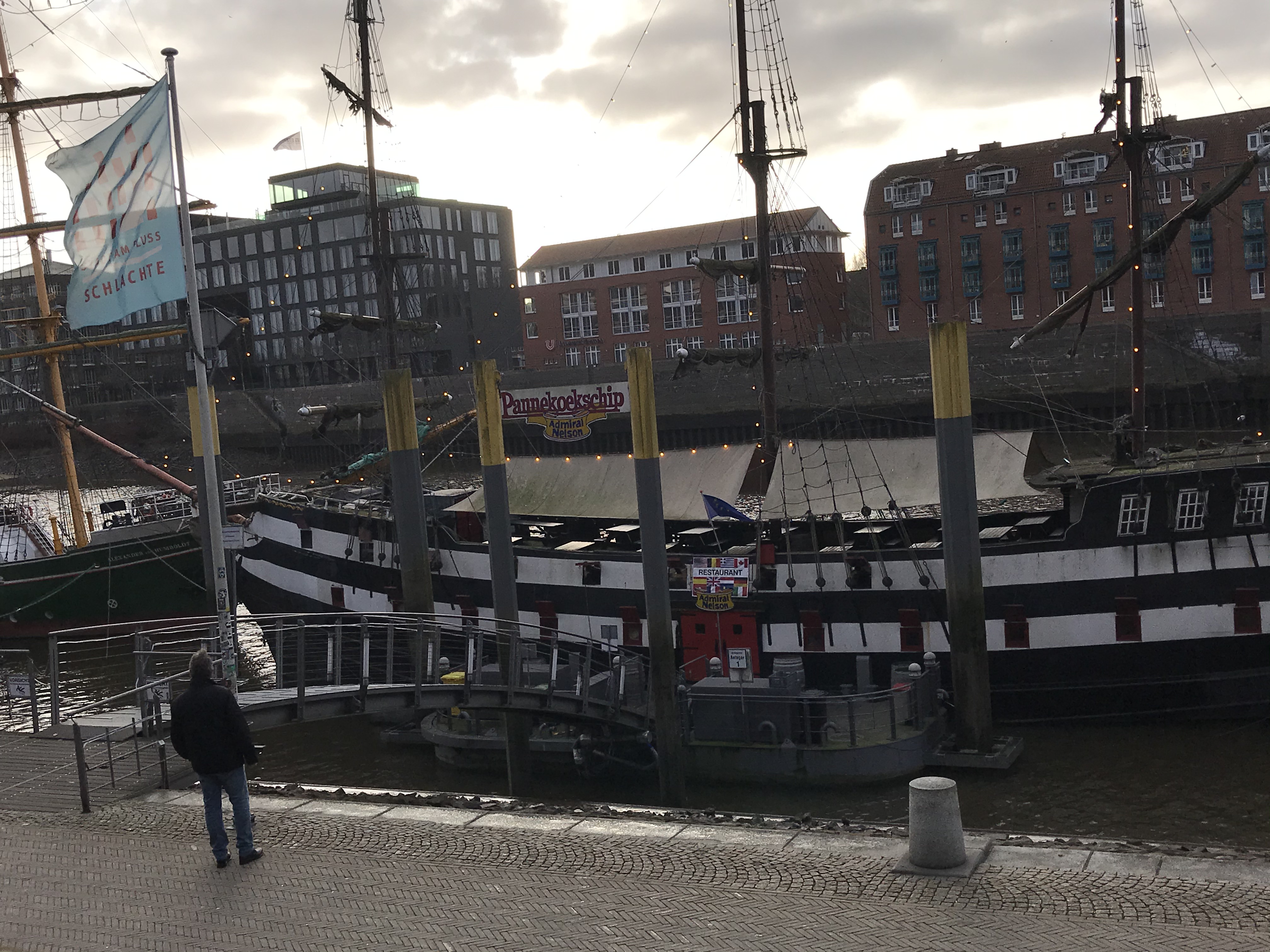 Bild 1 Pannekoekschip Admiral Nelson in Bremen
