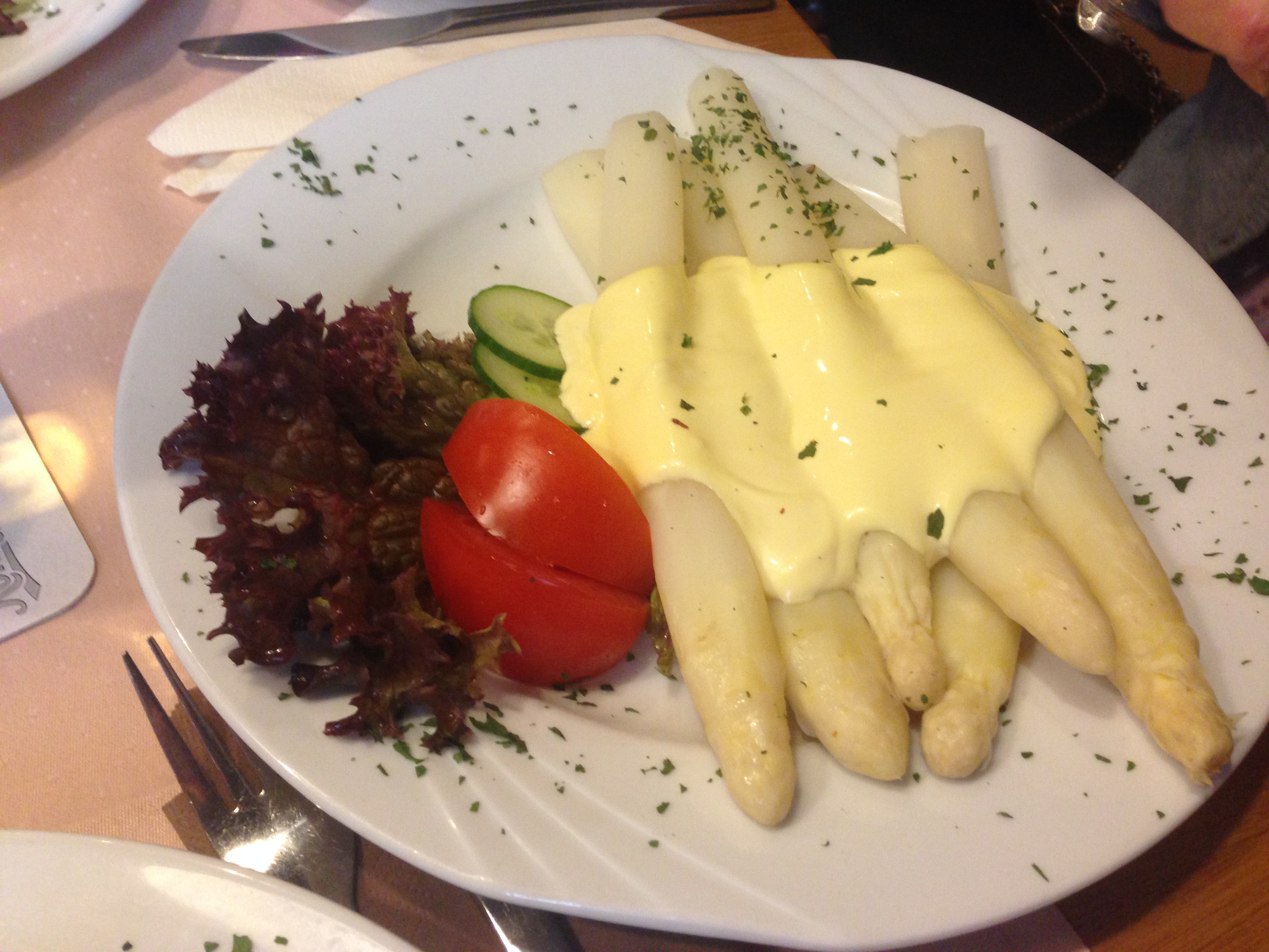Spargel mit Sauce Hollandaise und (extra) Kartoffeln