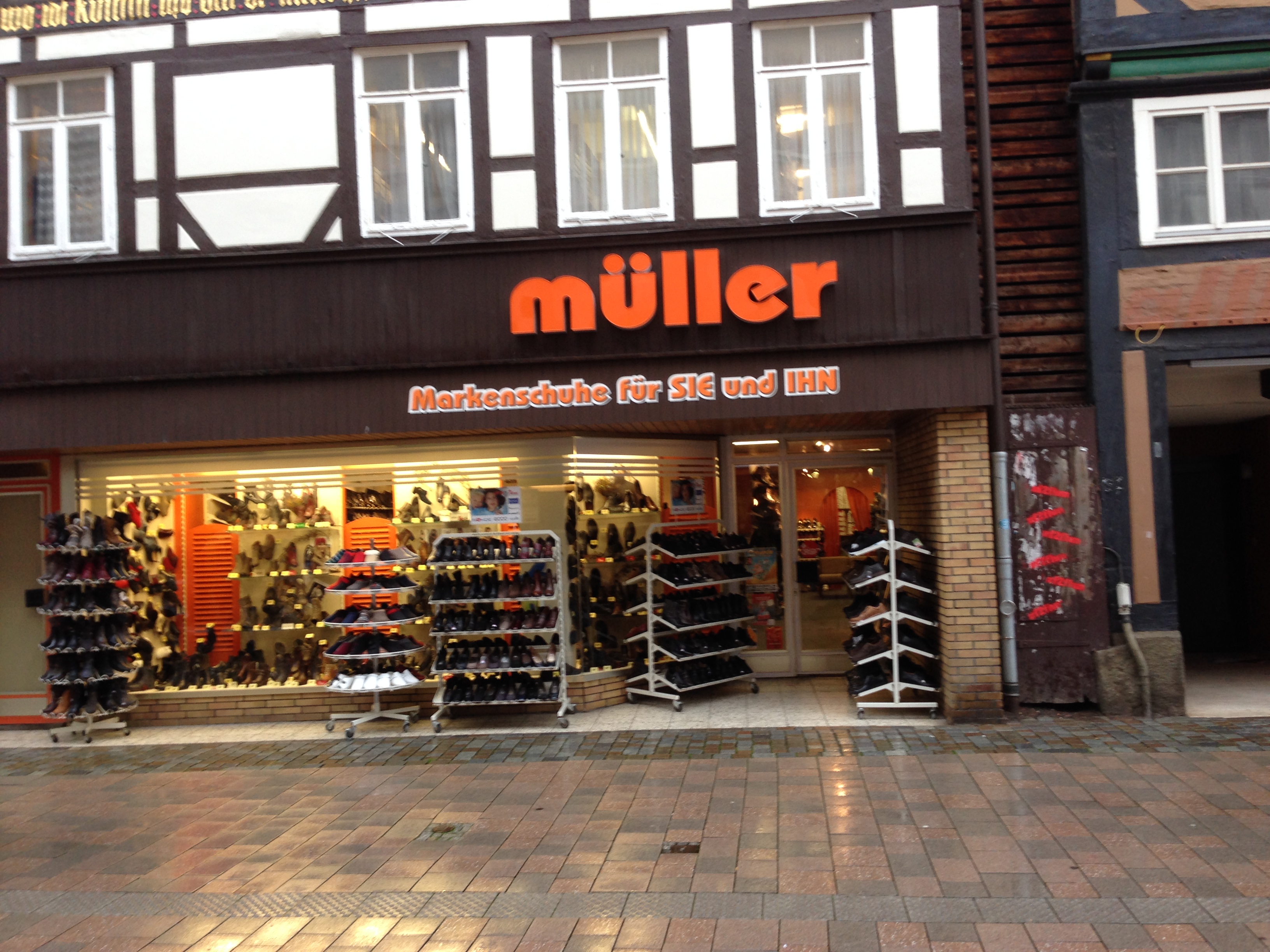 Bild 1 Müller Schuhe in Hameln