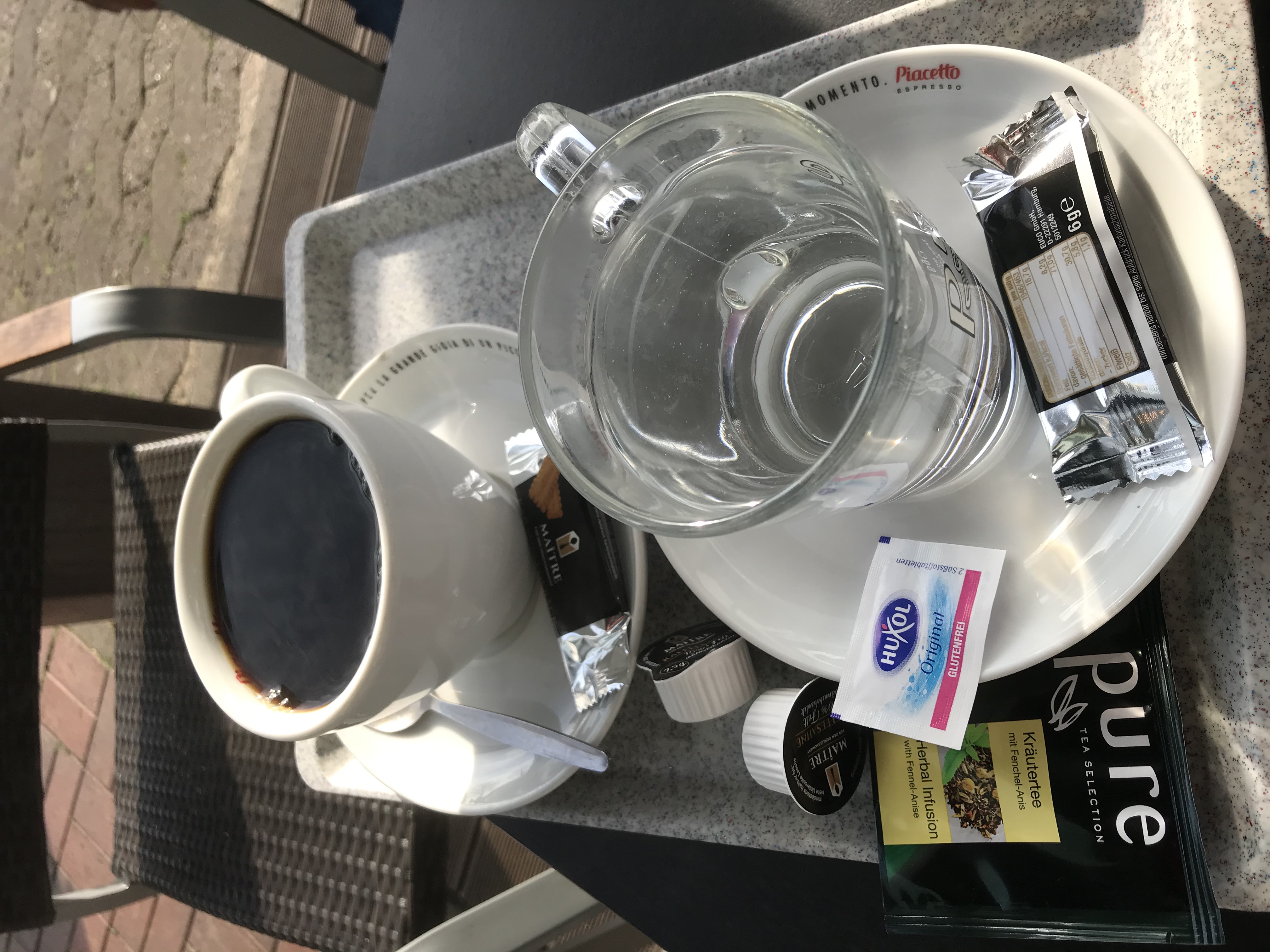 Ein Tee und ein Kaffee - 3,40 €