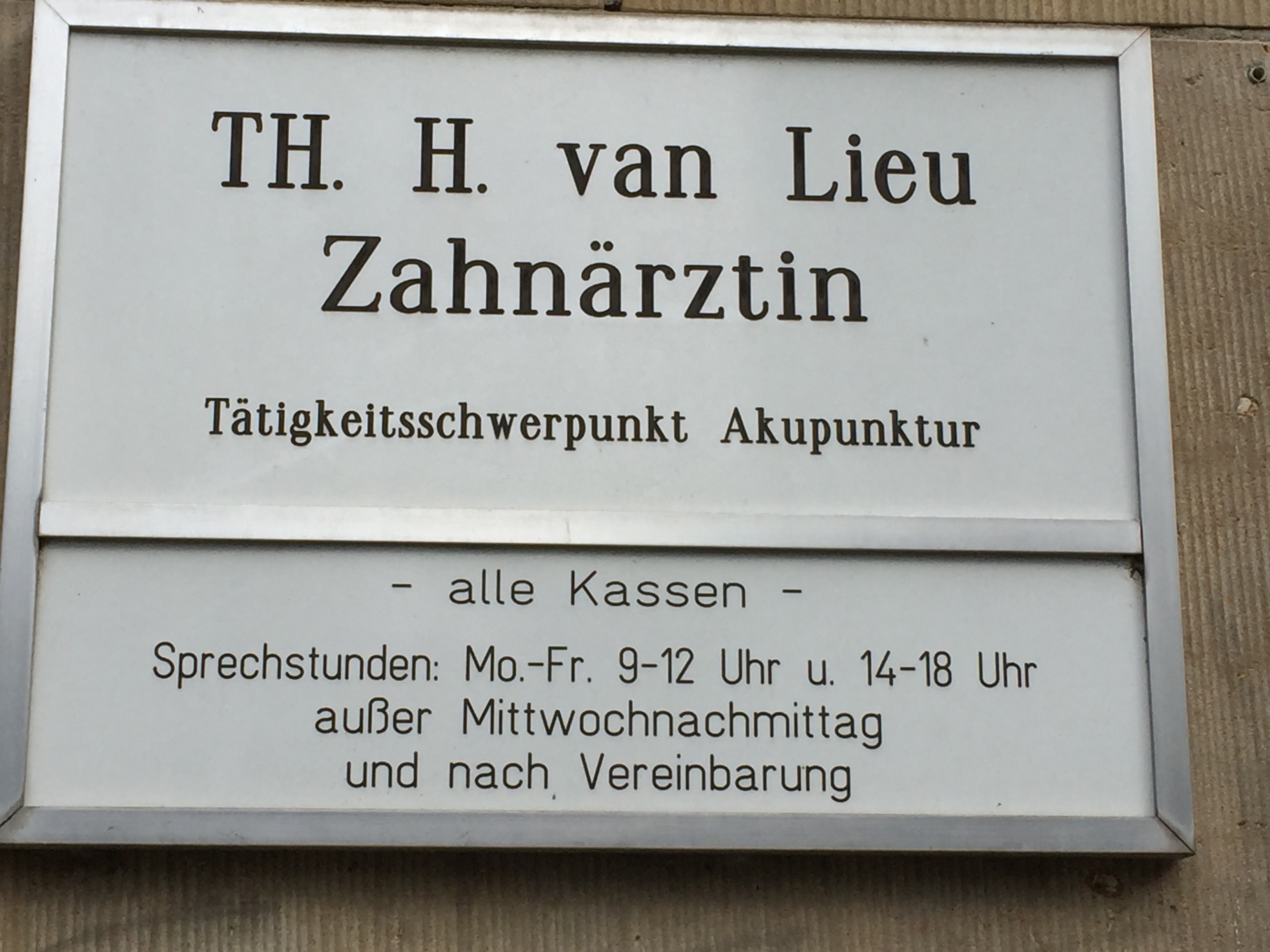 Bild 1 Lieu Th. H. van Zahnärztin in Hameln
