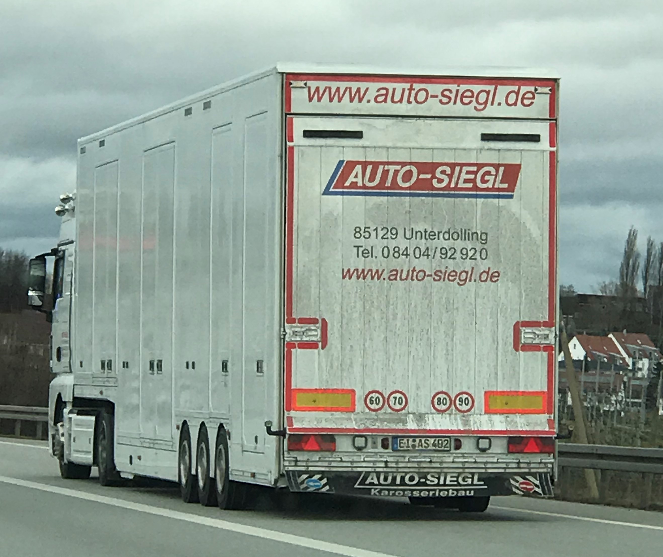 Bild 2 Auto Siegl PKW Spezial Transporte GmbH in Oberdolling