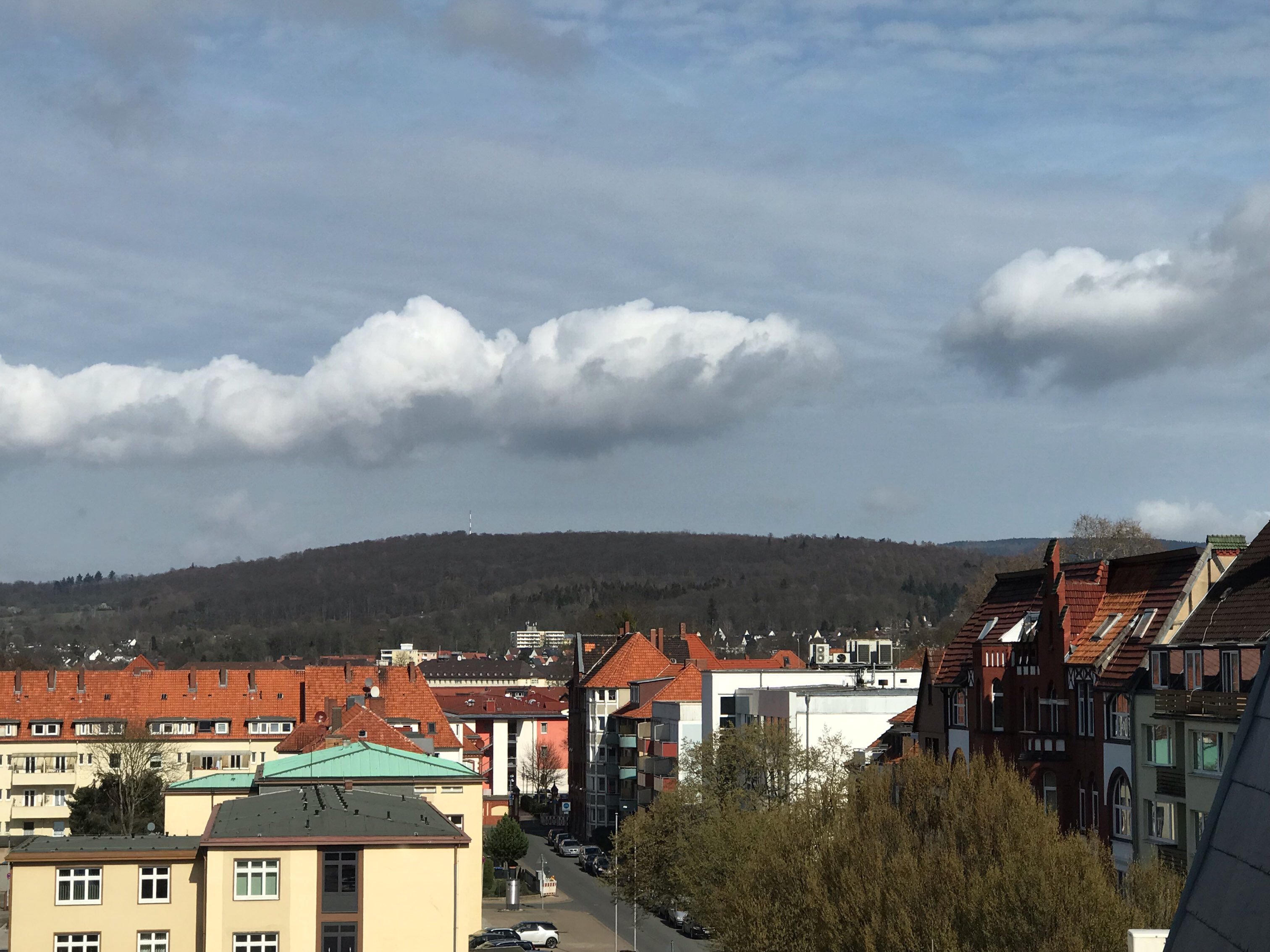 Die D&auml;cher von Hameln.
Gerade aus Rotenberg, rechts Schweineberg.