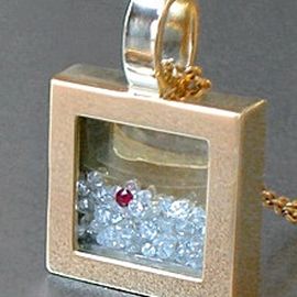 JF Das Atelier Goldschmiede München Unikatschmuck
