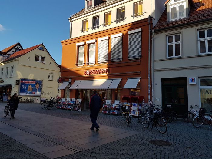 ROSSMANN Drogeriemarkt - Schuhhagen