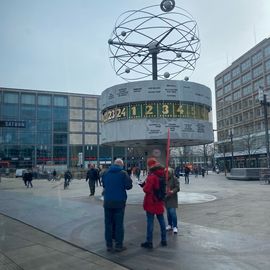 Urania-Weltzeituhr auf dem Alex in Berlin