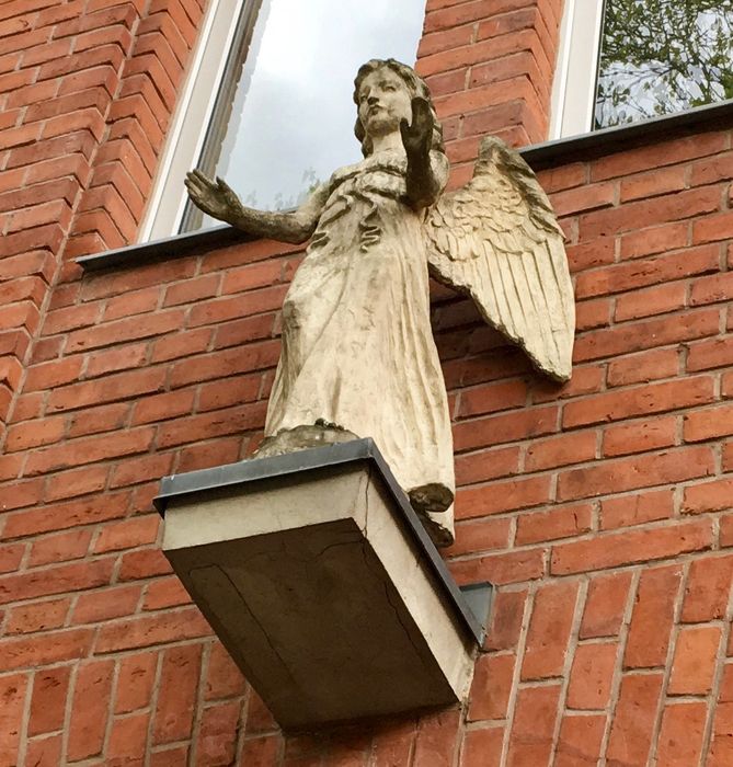 »Segnender Engel« auf dem Gelände der Stephanus-Stiftung