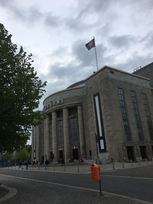 Nutzerbilder Roter Salon in der Volksbühne am Rosa-Luxemburg-Platz