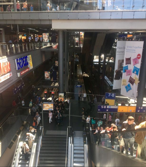 Nutzerbilder McDonald's und McCafé - im Berliner HBf (Hauptbahnhof)