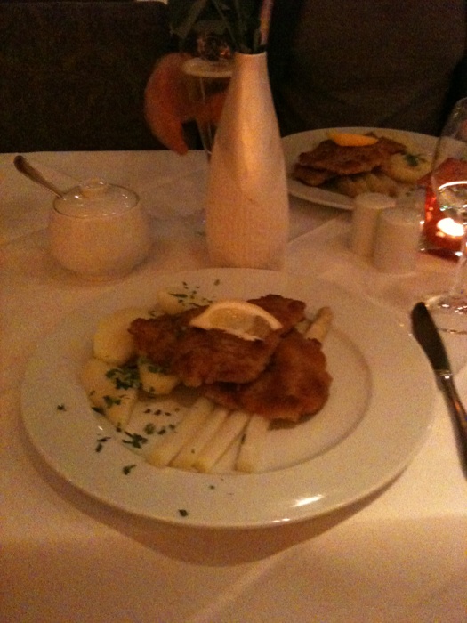 Wiener Schnitzel mit Spargel ...