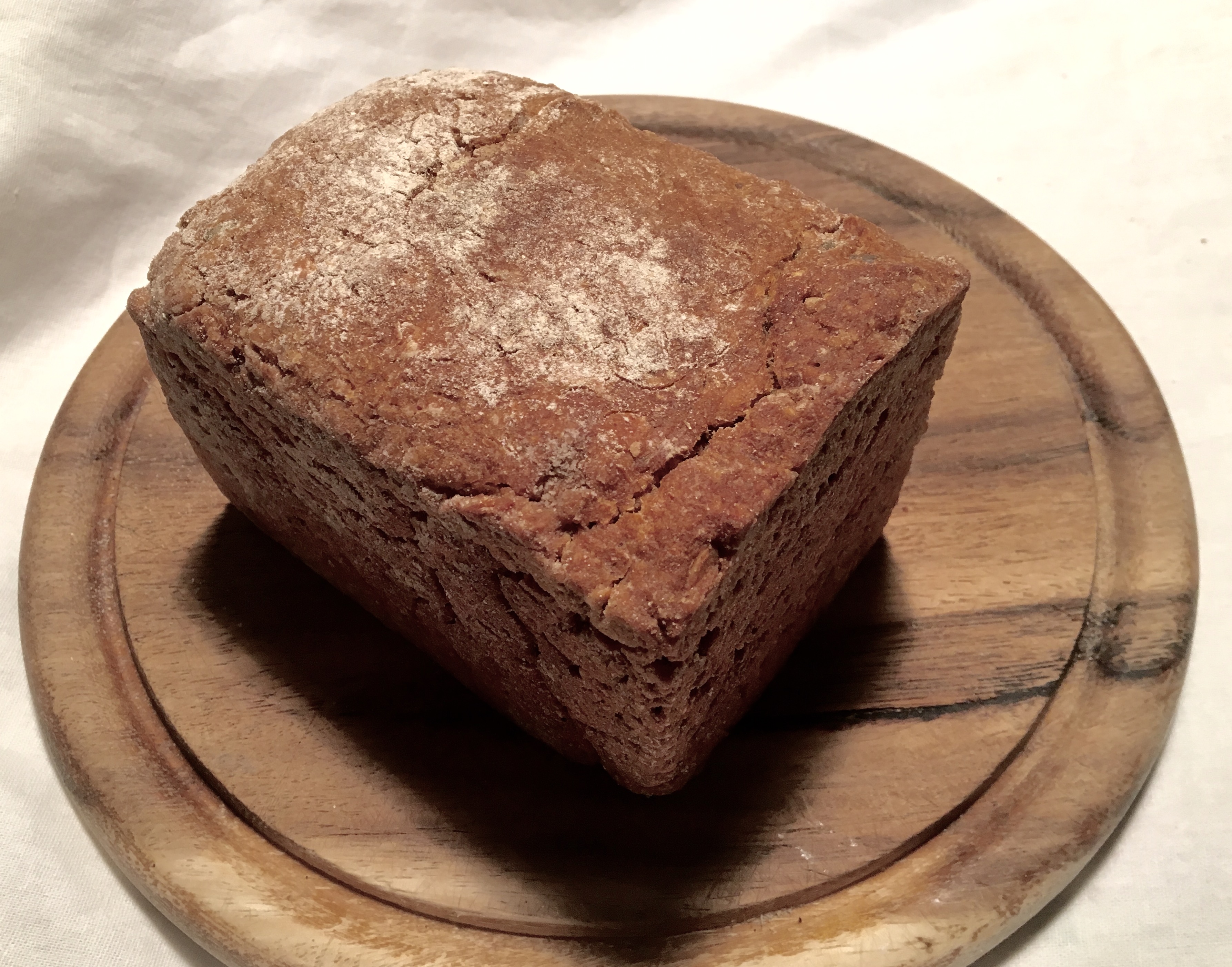 Gerstenbrot, das Kleine Schwarze wurde gestern nicht gebacken ...