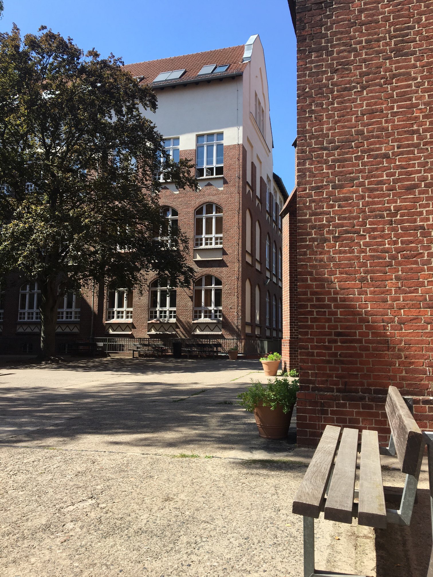 Bild 29 Katholische Theresienschule in Berlin