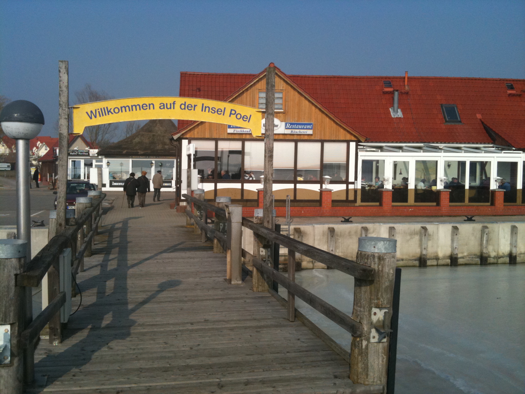 Bild 9 Kröning's "Fischbaud" Fischrestaurant u. Räucherei in Insel Poel