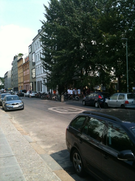 Sommer in Berlin - Parkpl&auml;tze f&uuml;r die Daheimgebliebenen ....