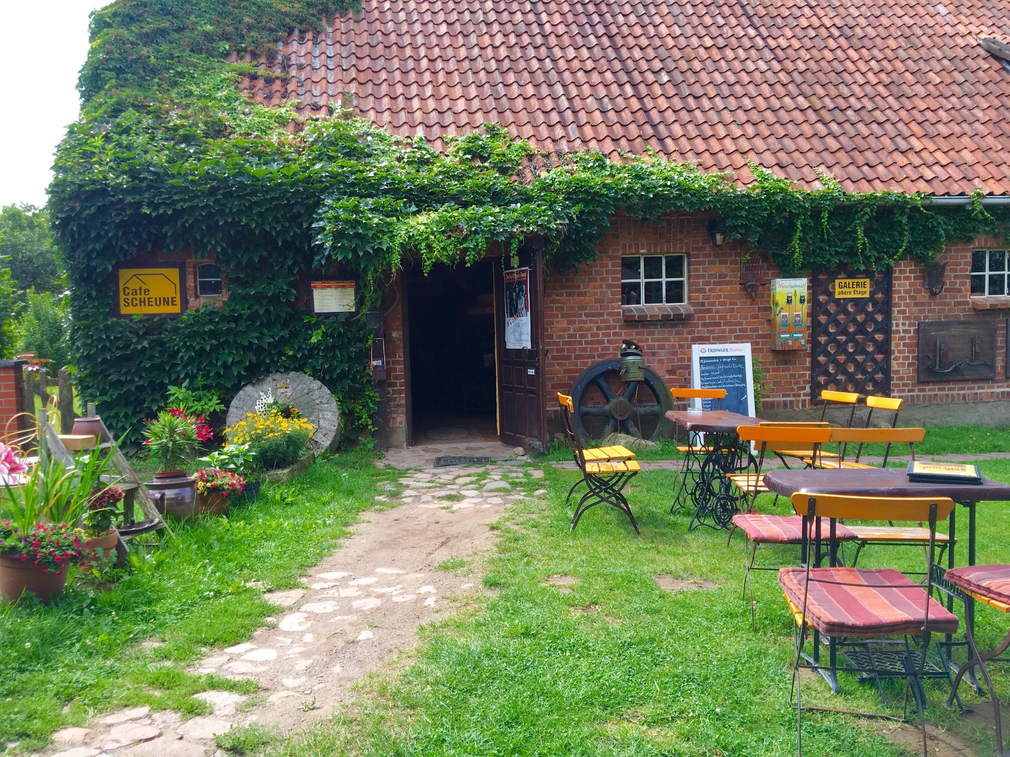 Bild 9 Cafe Scheune in Eldetal