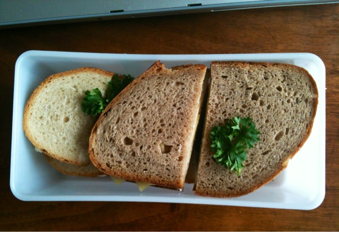Mein heutiges &raquo;Lunch-Paket&laquo; drei Sorten Brot vom Handwerksb&auml;cker aus Leipzig ....