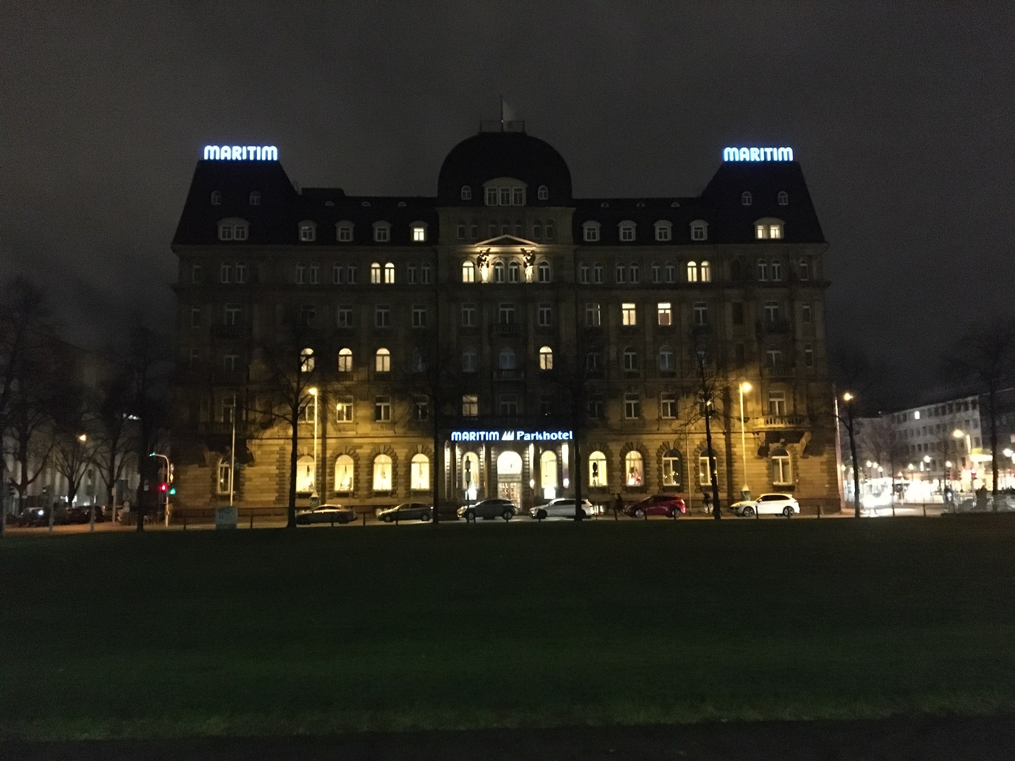 In unserem Zimmer brennt Licht