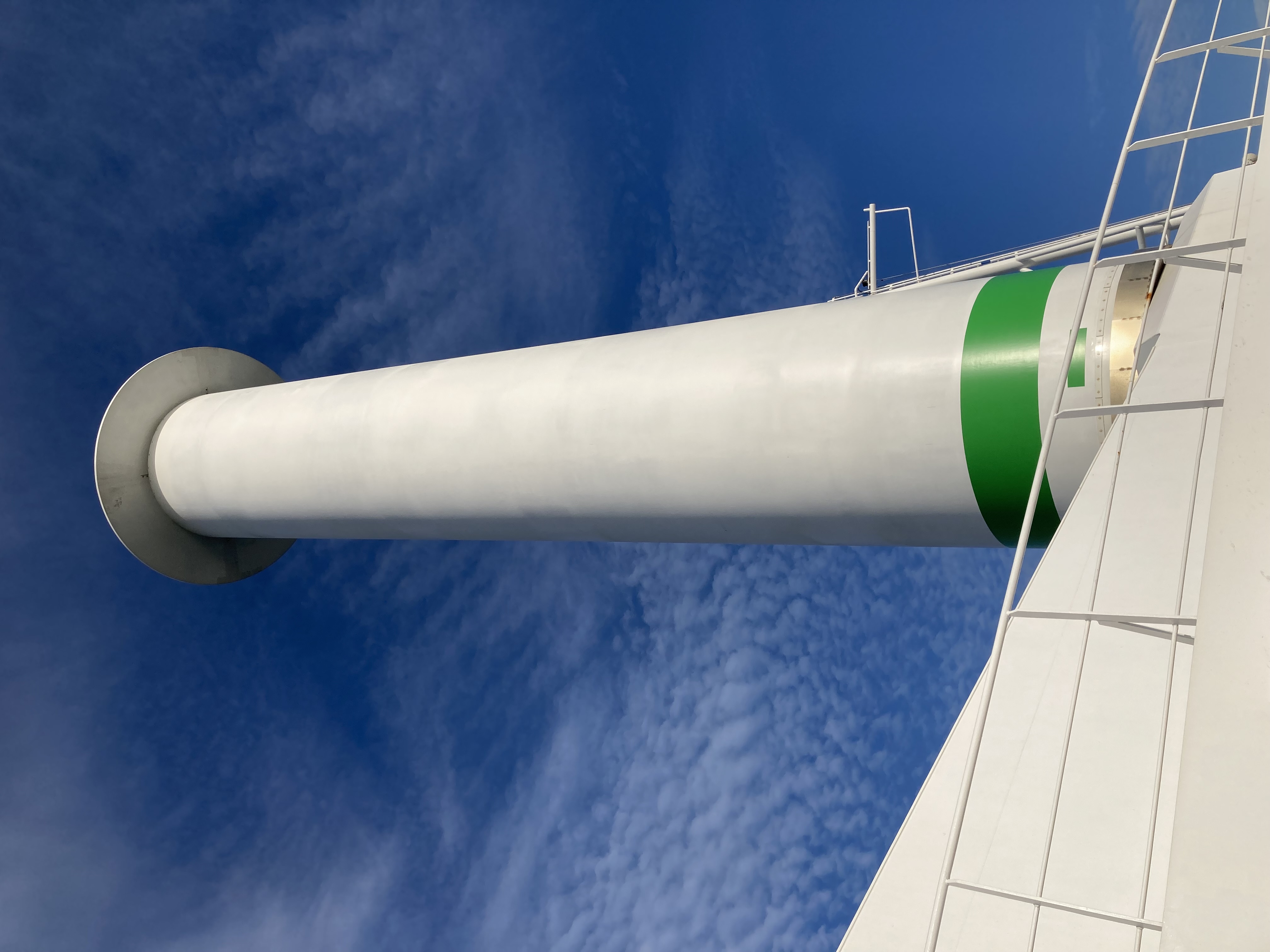 30 Meter hoher Flettner-Rotor (Rotorsegel)