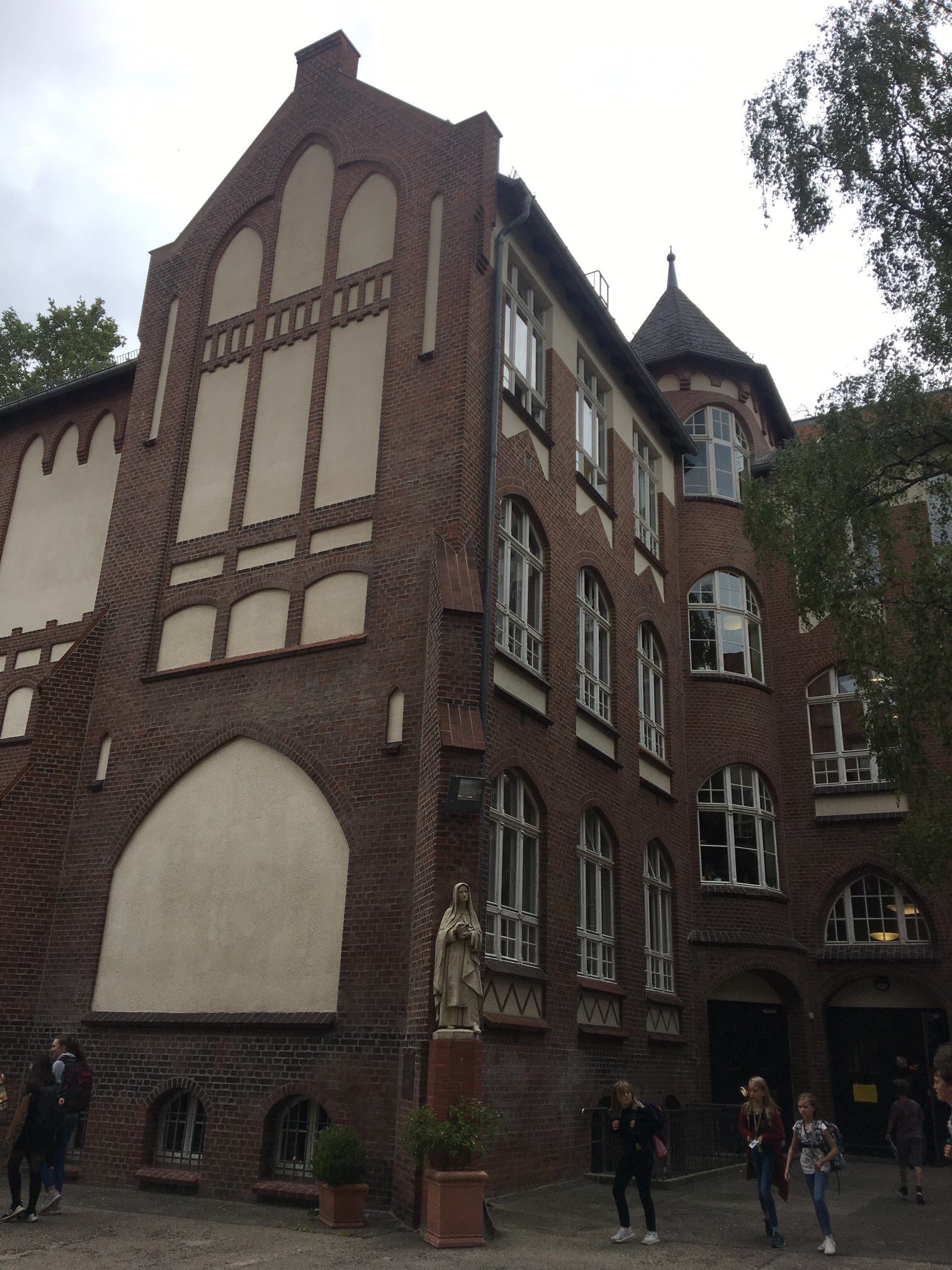 Bild 30 Katholische Theresienschule in Berlin