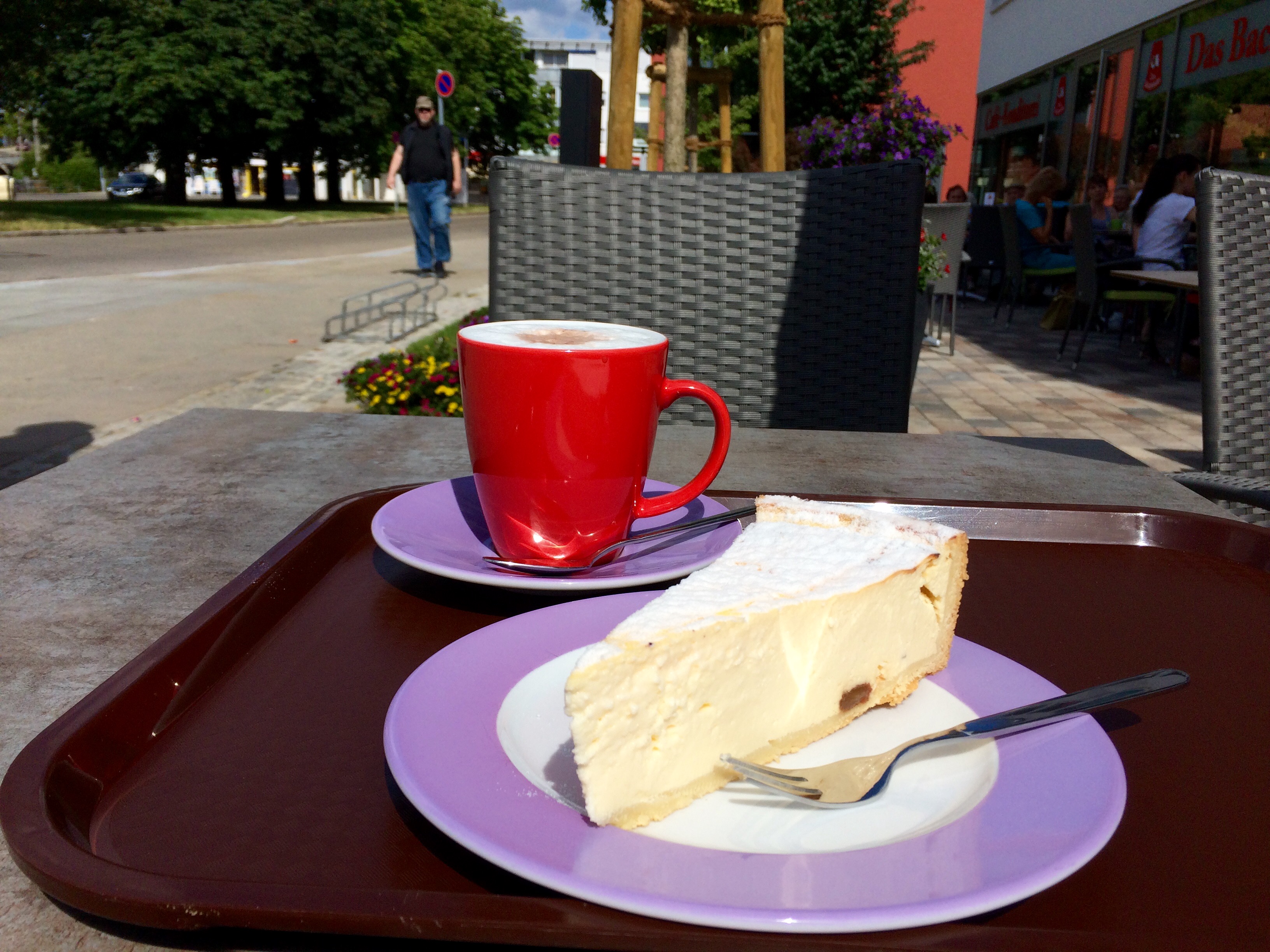 Wie jeden Sonntag - heiße Schokolade und Käsekuchen ...,