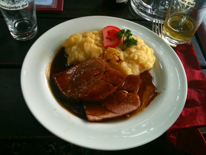 Opavatis Sch&auml;ufle mit Salat (unbearbeitetes abendliches Livebild)