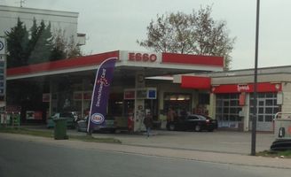 Bild zu ESSO Tankstelle - Thomas Ciemala