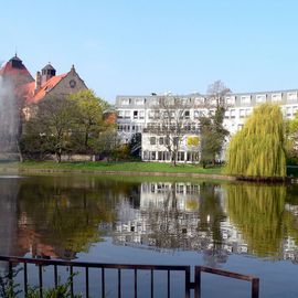 Parkhotel Landau am Ostpark mit Schwanenweiher