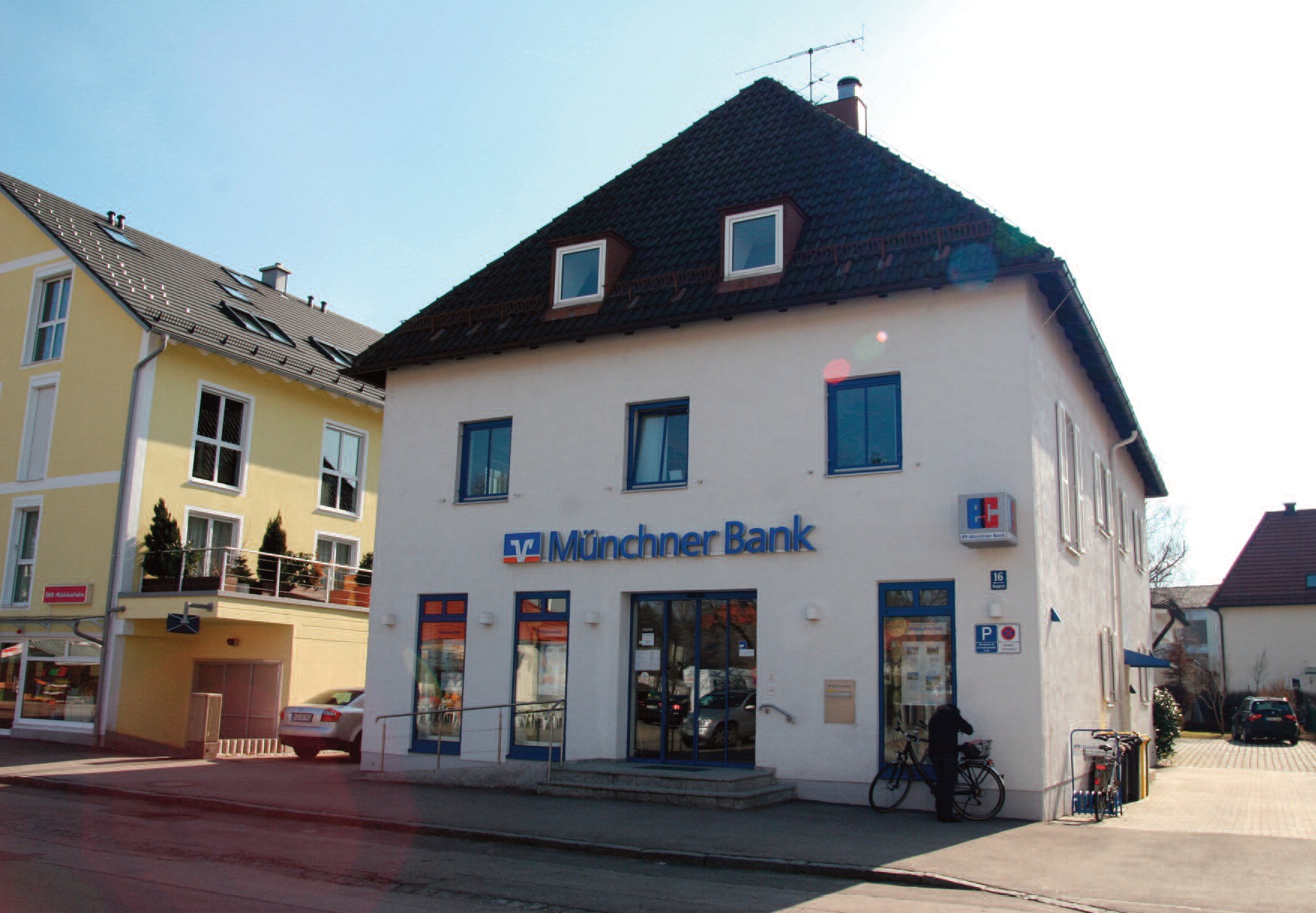 Bild 1 Münchner Bank, Filiale Neubiberg in Neubiberg