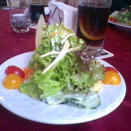 und Salat für 7, 50 Euro, Tagesessen