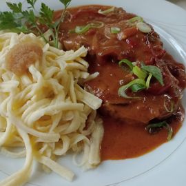 paprikabraten mit Spätzle 