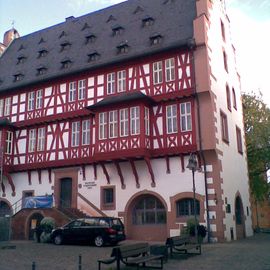 das fr&uuml;here Rathaus von Hanau, heute Museum f&uuml;r Schmuck.