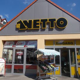 Netto Deutschland - schwarz-gelber Discounter mit dem Scottie in Lutherstadt Eisleben