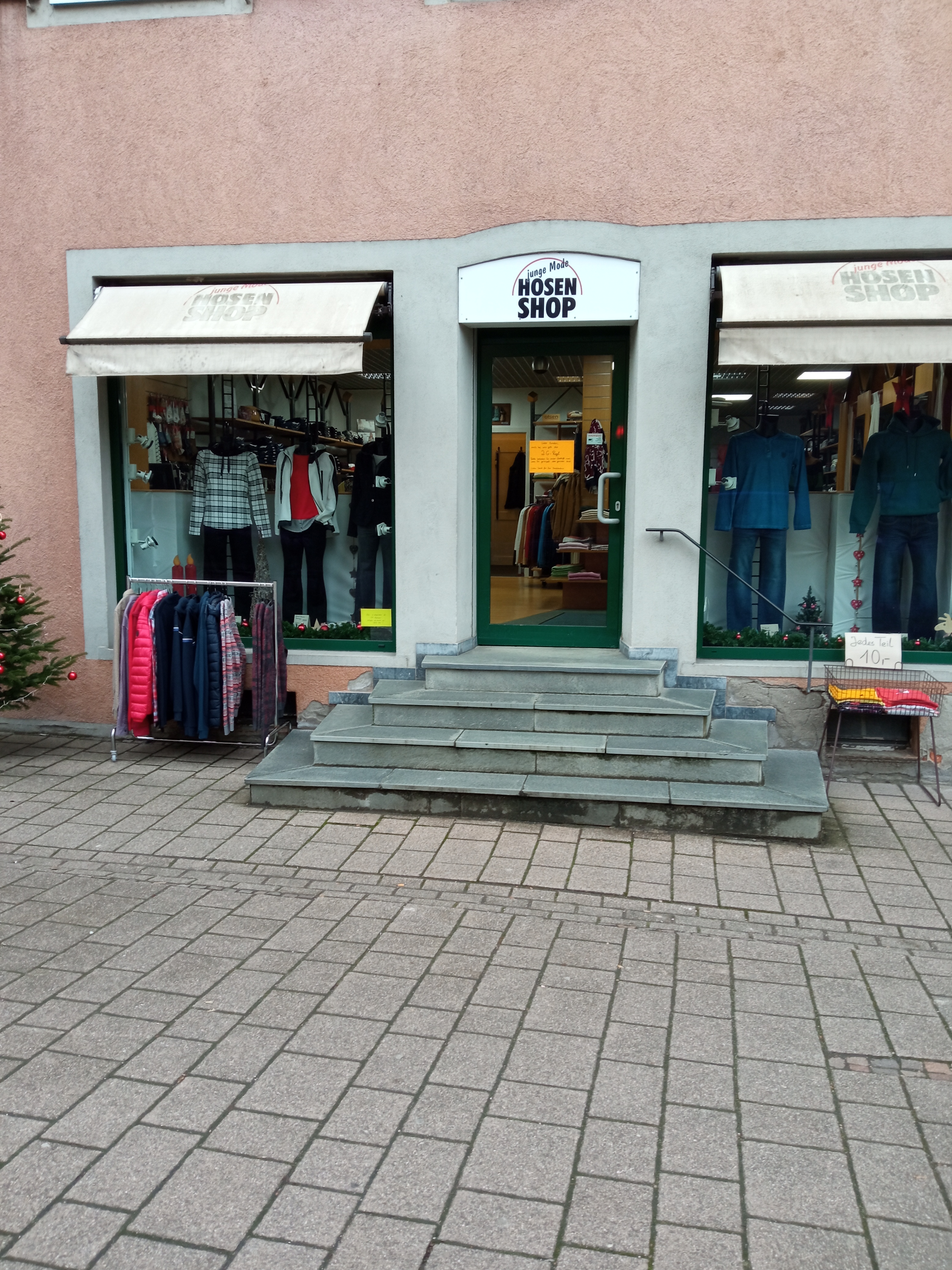 Bild 1 Hosen Shop Wöhrl GmbH in Weingarten (Baden)